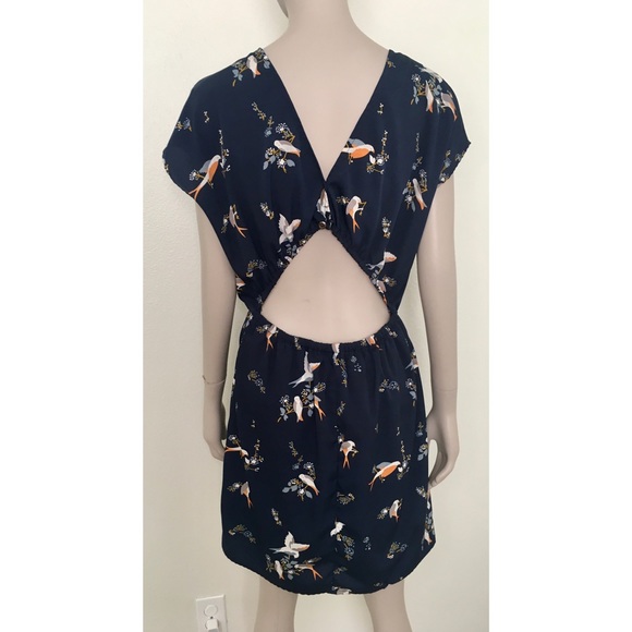 Passport Sparrow Short Sleeve Dress - Picture 3 of 15